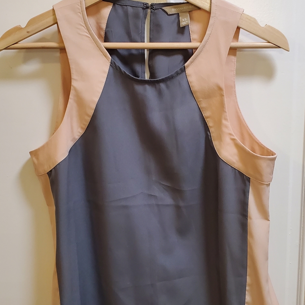 Banana Republic women's tank top gray and pink size xs